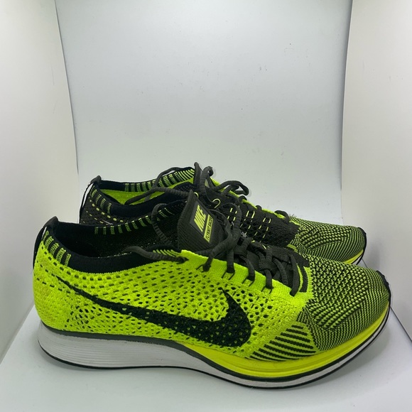 Nike Flyknit Racer 2013 - Volt - Picture 3 of 5